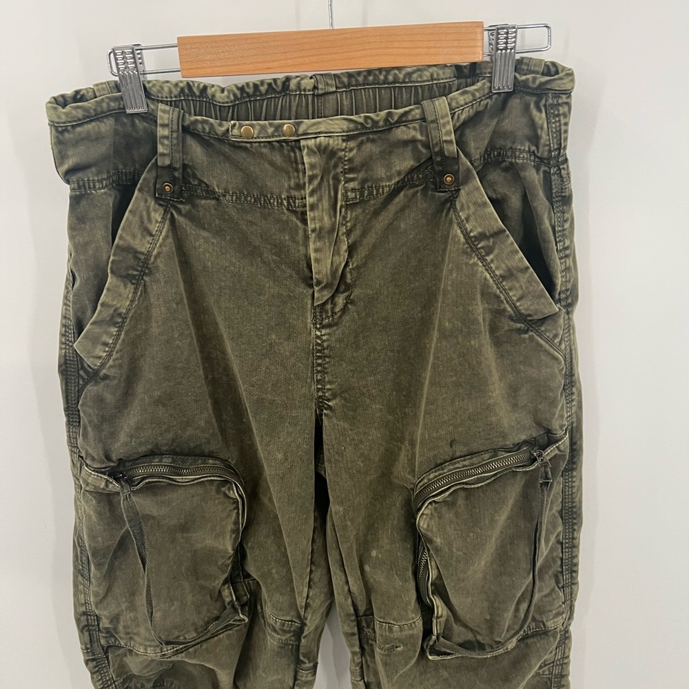 Free People Can’t Compare olive green slouch pants - Picture 3 of 14